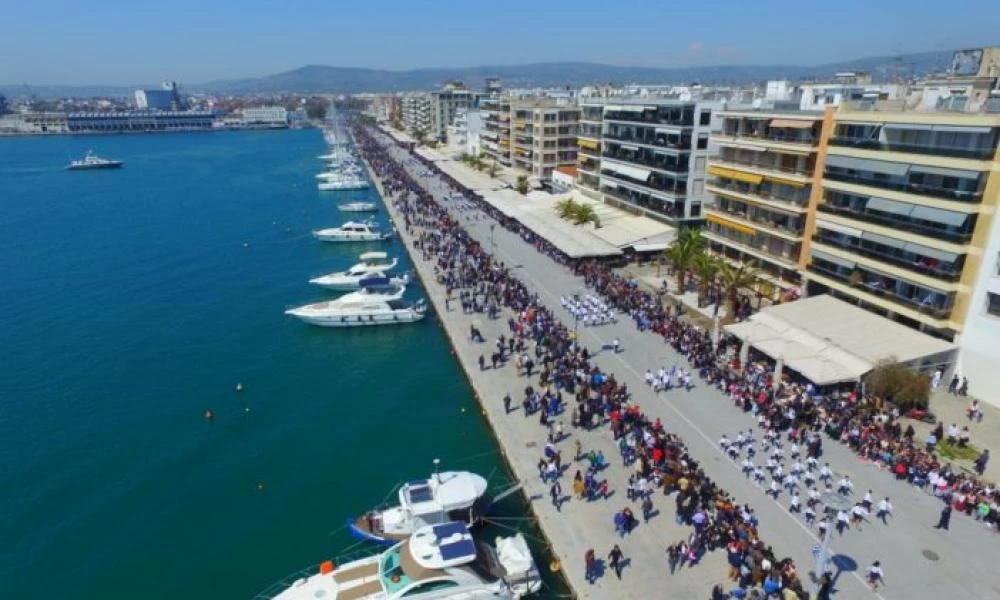 Κορονοϊός: Κλείνουν οι παραλιακές ζώνες σε Πάτρα και Βόλο